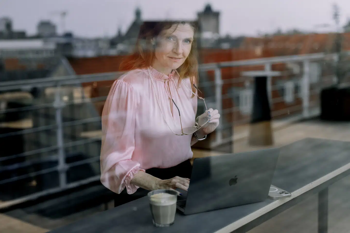 Nina Munch-Perrin, erhvervsredaktør på Berlingske, har plukket lidt ud fra ugen i spalterne for at give et samlet overblik over det, du bør forholde dig til lige nu i erhvervslivet.