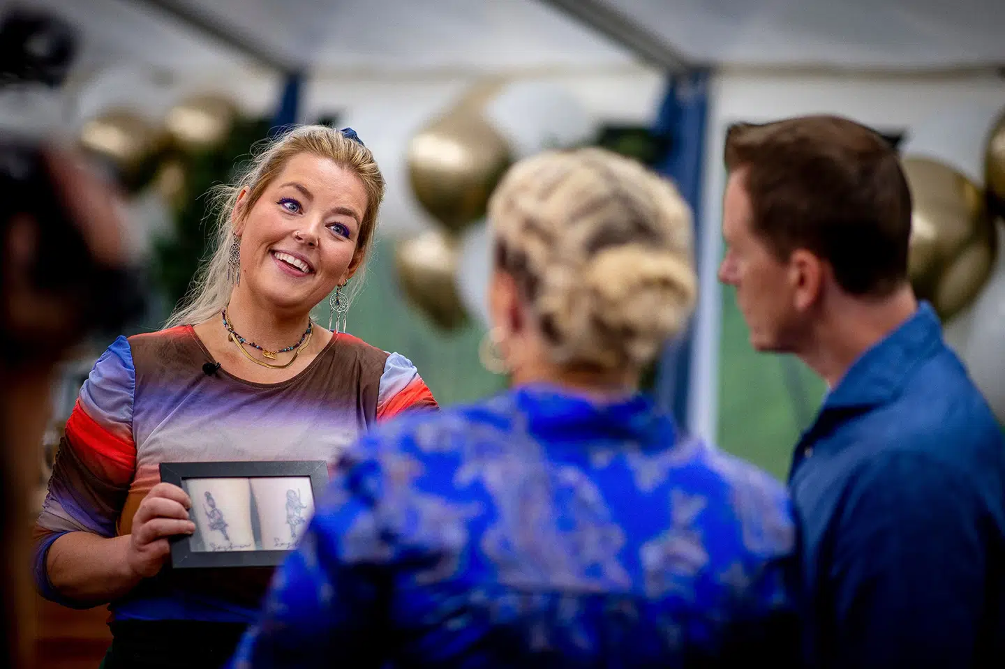 - Jeg synes, at vi skal vise de mennesker, vi har omkring os, at vi holder af dem, siger bagedystvinder Sandra Dahl, der i finalen dedikerede sit mesterværk til sin søster. Kagen var inspireret af en tatovering, som søstrene begge har fået lavet. (PR-foto).