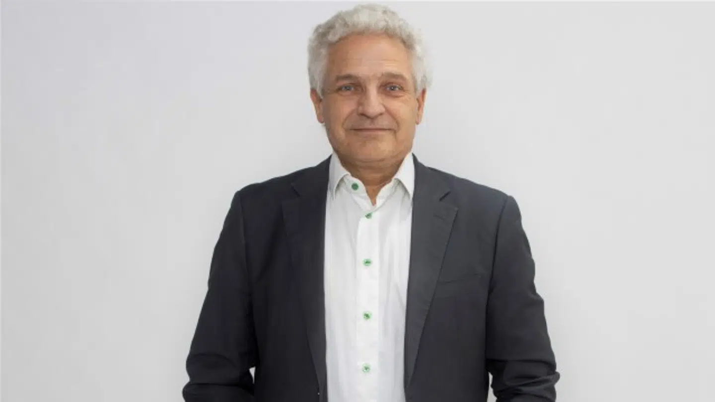 Kim Wilde er dybt forarget over at blive pålagt et lån med renter.