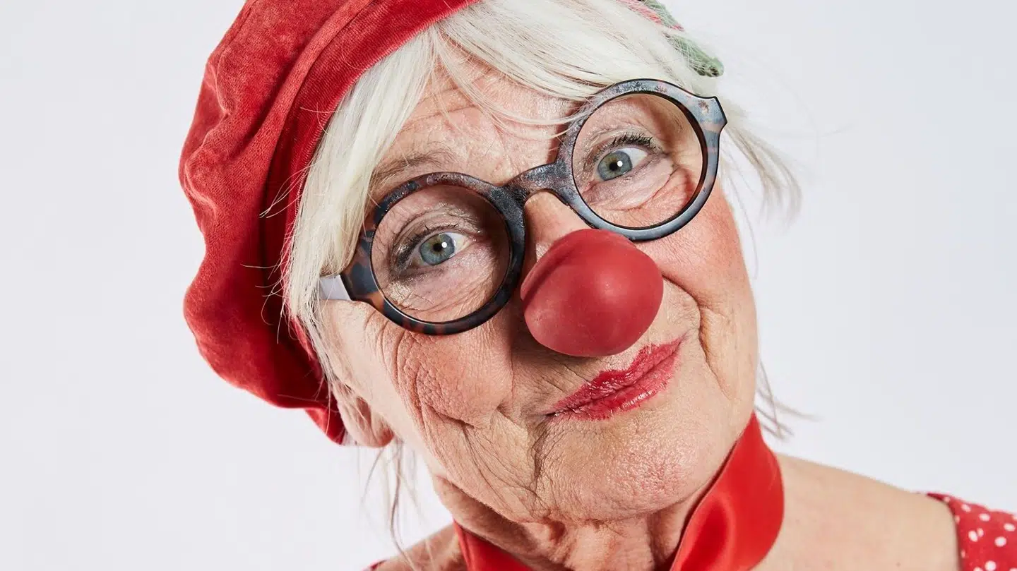 Kirsten Cenius elsker at være hospitalsklovn og har ingen planer om at gå på pension.