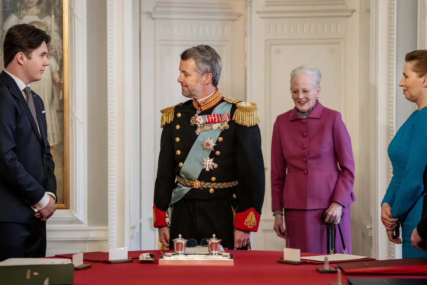 Da dronning Margrethe underskrev sin abdicering 14. januar 2024, blev Frederik konge, mens Christian blev kronprins.