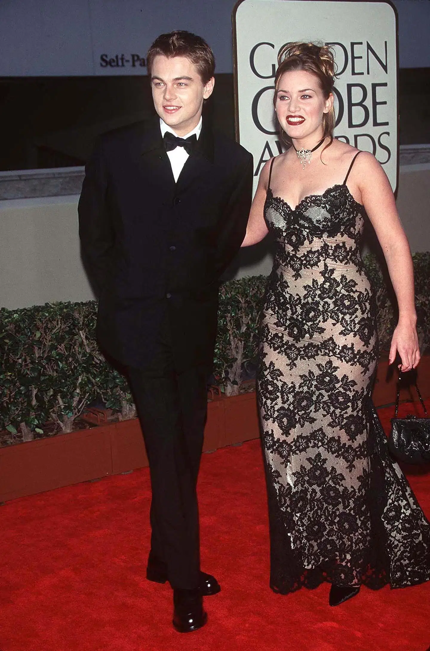 Leonardo DiCaprio og Kate Winslet på den røde løber til Golden Globe Awards i 1998 i forbindelse med Titanic.