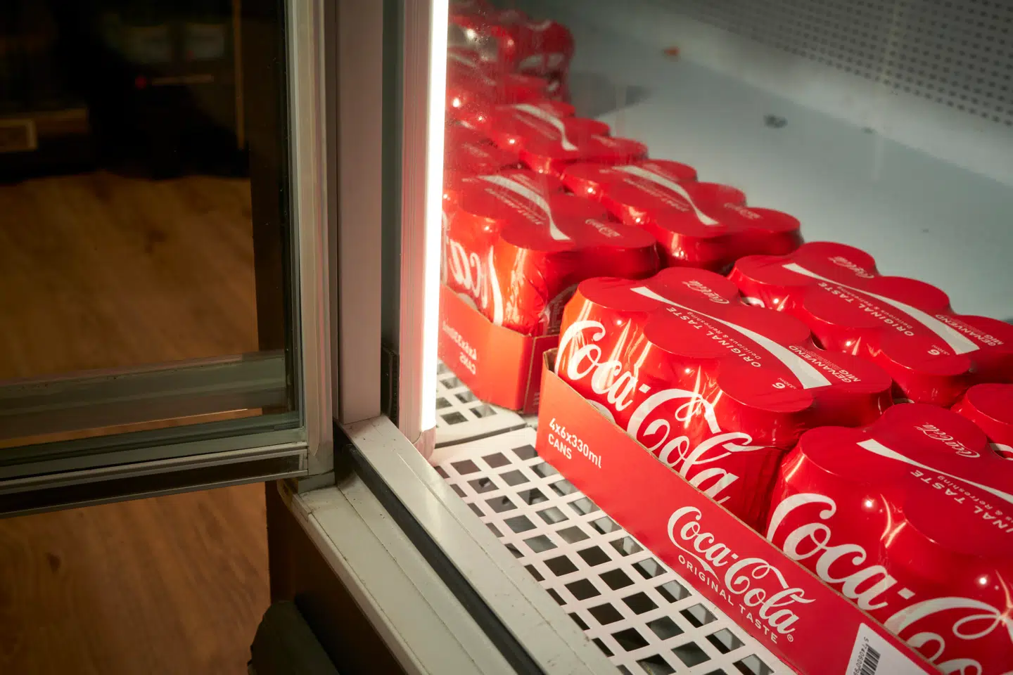 Coca-Cola får skarp kritik, fordi virksomheden sænker de grønne ambitioner.