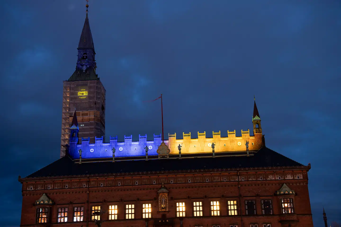 Strømmen af ukrainske flygtninge til Danmark fortsætter med at vokse ind i det nye år. København mangler plads, og det vil enten koste kommunekassen eller flygtningenes levevilkår dyrt.