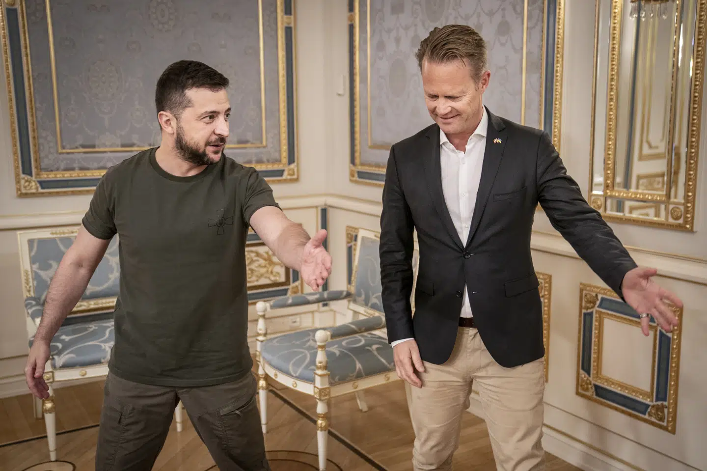 Som udenrigsminister besøgte Jeppe Kofod (S) i september 2022 Ukraines præsident, Volodymyr Zelenskyj (til venstre). Kofod har fra december fået job i et statsejet ukrainsk energiselskab. (Arkivfoto).