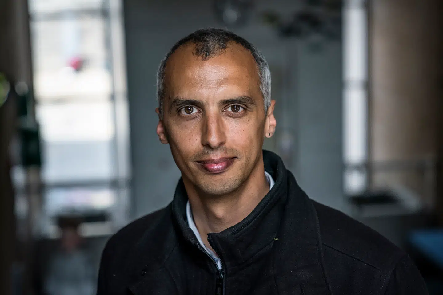 Undervisningsminister Mattias Tesfaye (S) mener, at skoler skal være bedre til at håndhæve skærmregler.