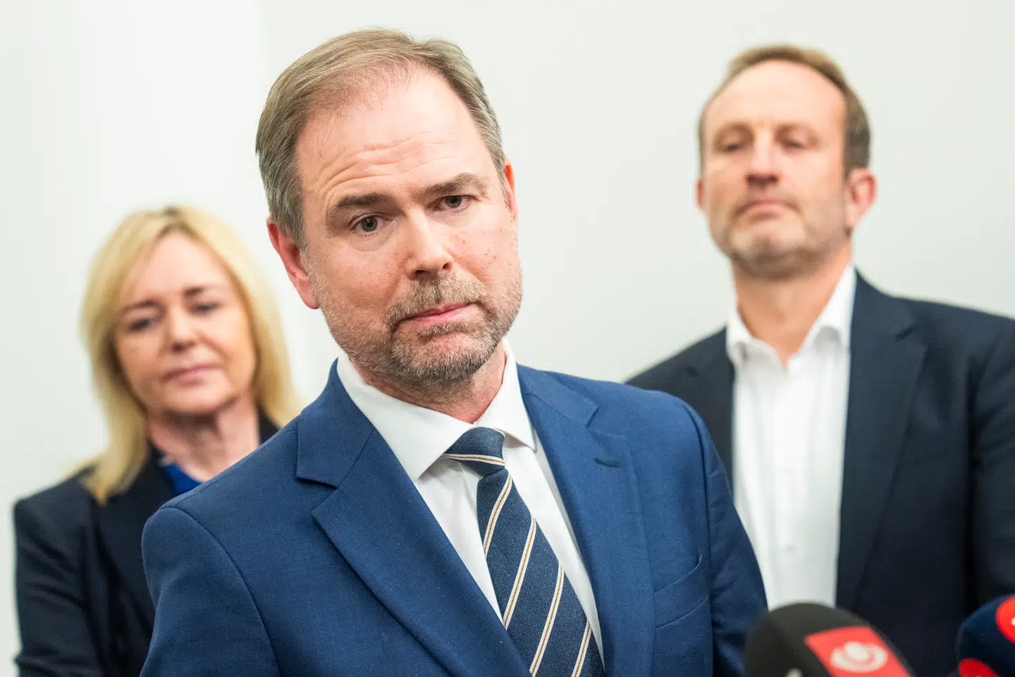 Finansministeren, Nicolai Wammen (S), repræsentanter fra regeringspartierne, Socialistisk Folkeparti, Det Konservative Folkeparti og Radikale Venstre afholder pressemøde i Finansministeriet mandag den 2. december 2024. Pressemødet holdes i forbindelse med en politisk aftale om statens køb af aktiemajoritet i Københavns Lufthavne A/S og betinget købsaftale mellem Finansministeriet og ATP om køb af aktiemajoriteten i Københavns Lufthavne A/S. (Foto: Martin Sylvest/Ritzau Scanpix 2024)