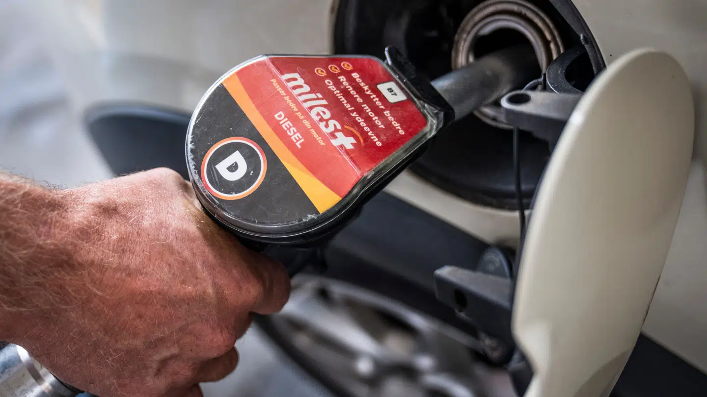 Afgifterne rammer tankningerne fra nytår. I forskel grad.