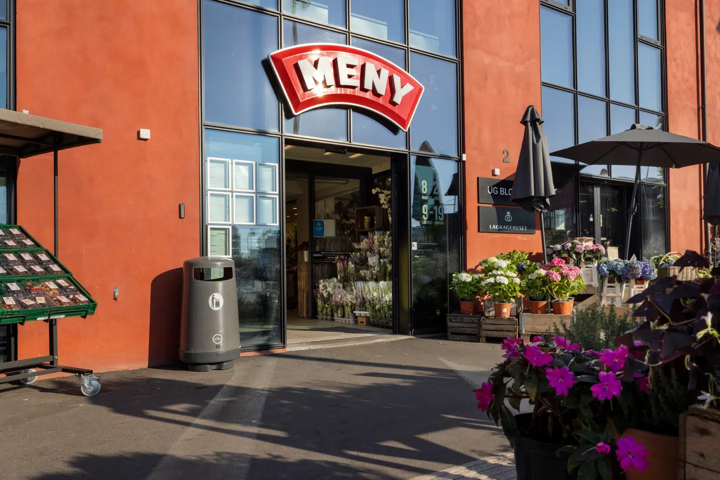 Supermarkedskæden Meny får nu Jolly Cola som fast sortiment.