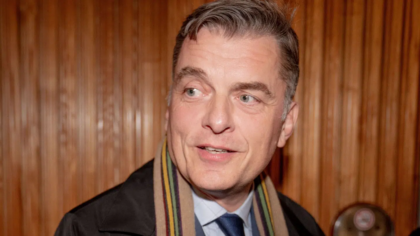 Det er særligt Venstres politiske ordfører, Jan E. Jørgensen, der har gjort sig uheldigt bemærket i en kommentar på X, hvor han skrev til en LA-ordfører, at han ikke tror, at Troels Lund Poulsen ved, hvem han - altså LA-ordføreren - er.