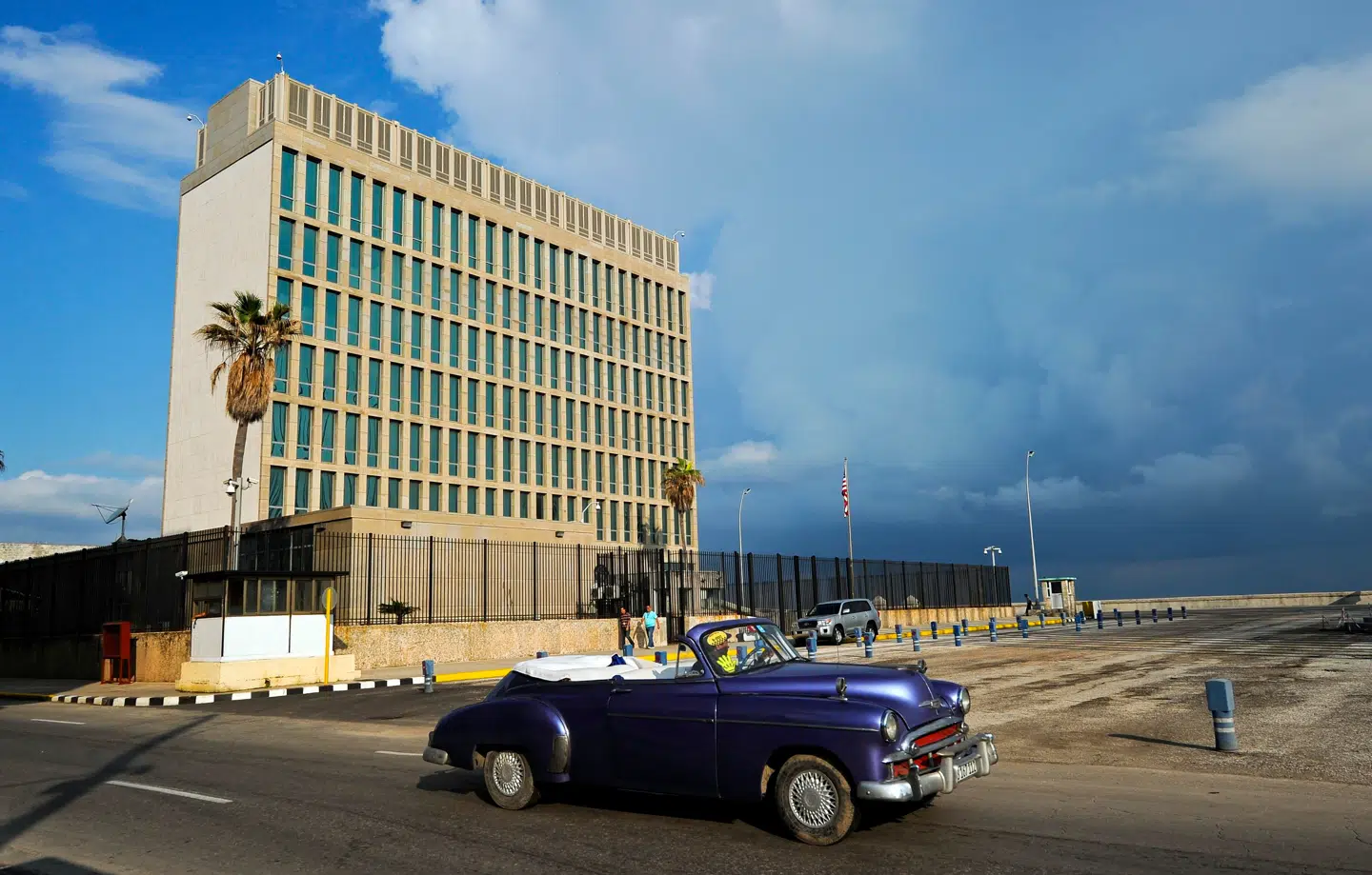 Det var på den amerikanske ambassade i Havana, at nogle af medarbejderne begyndte at tale om symptomerne på det, der siden er blevet kaldt Havana-syndrom.
