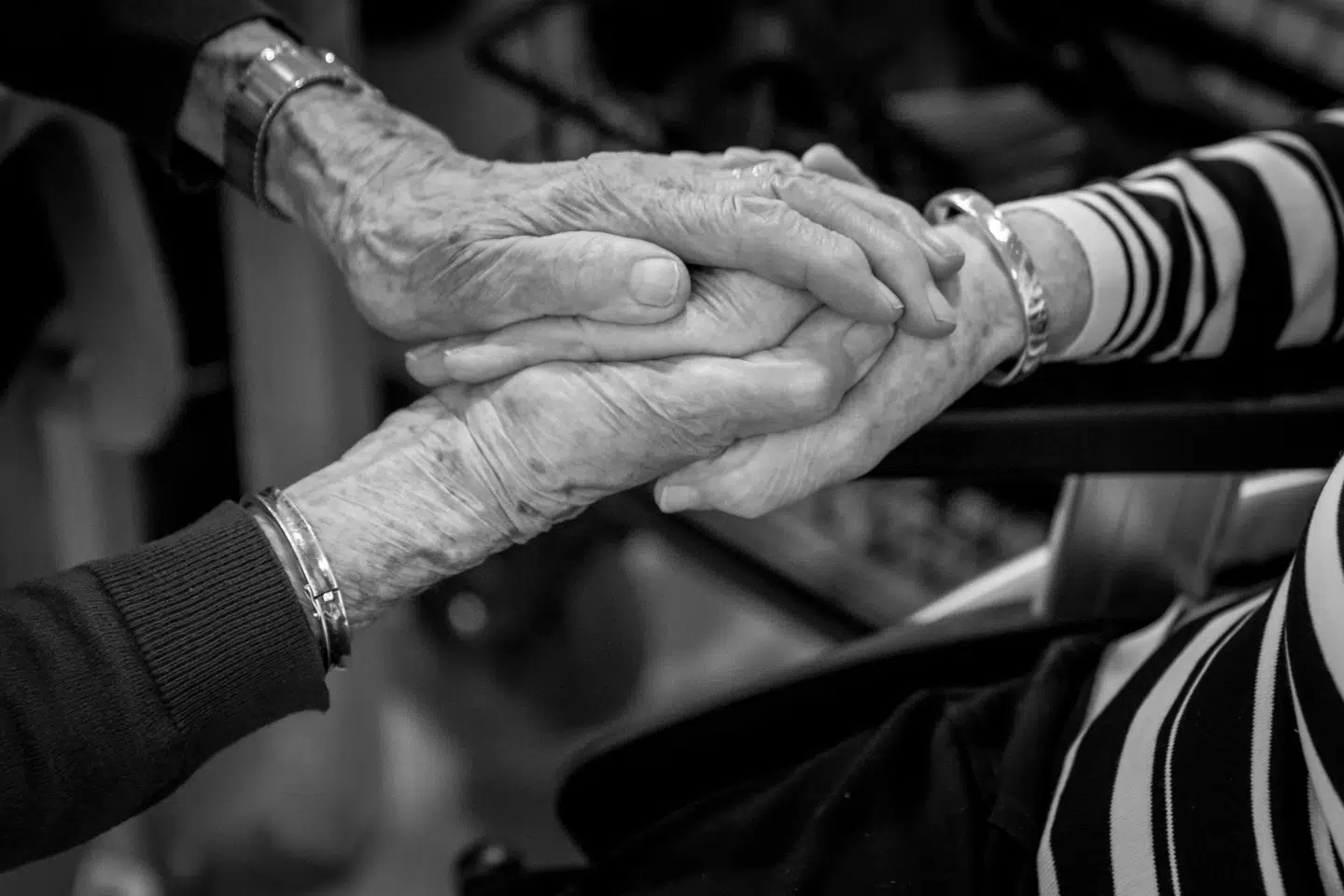 Skal der for alvor indføres velfærdsteknologi i ældresektoren, skal vi akut have fjernet den barriere, der ligger hos kommunerne, mener FOA og DI i dette fælles debatindlæg.