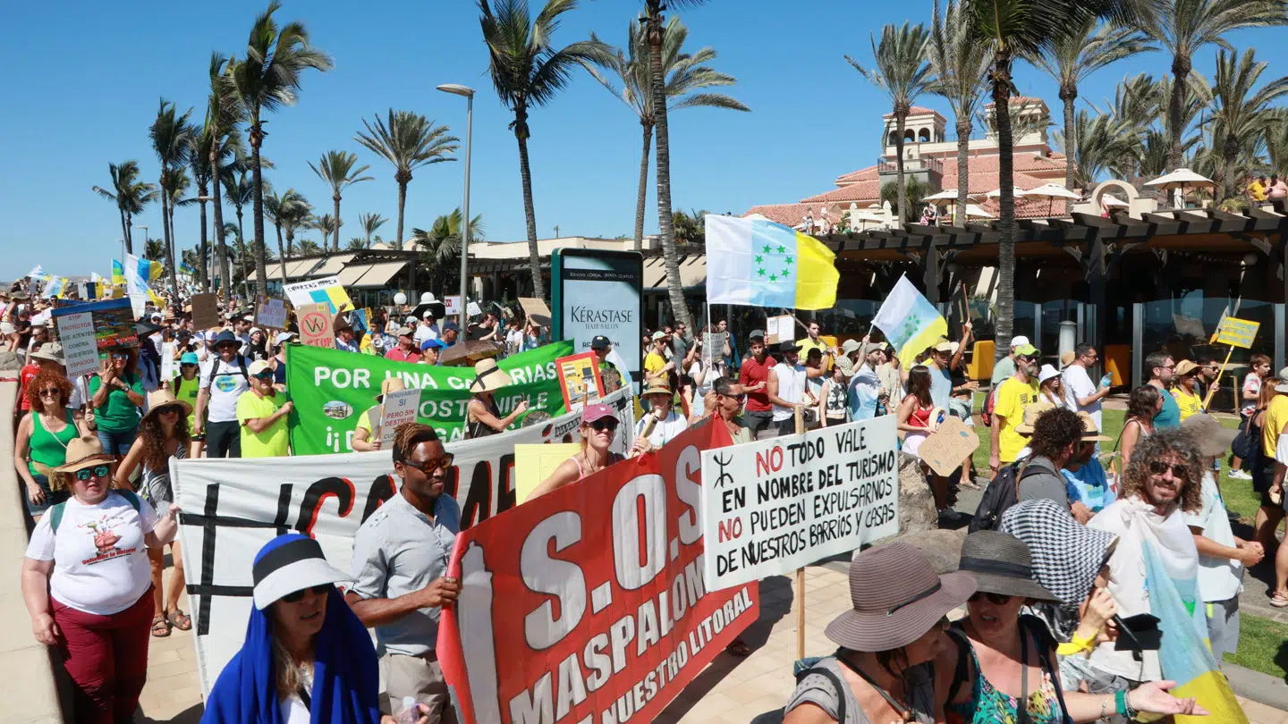 Borgere på Gran Canaria demonstrerede i oktober mod turisttilstrømning.