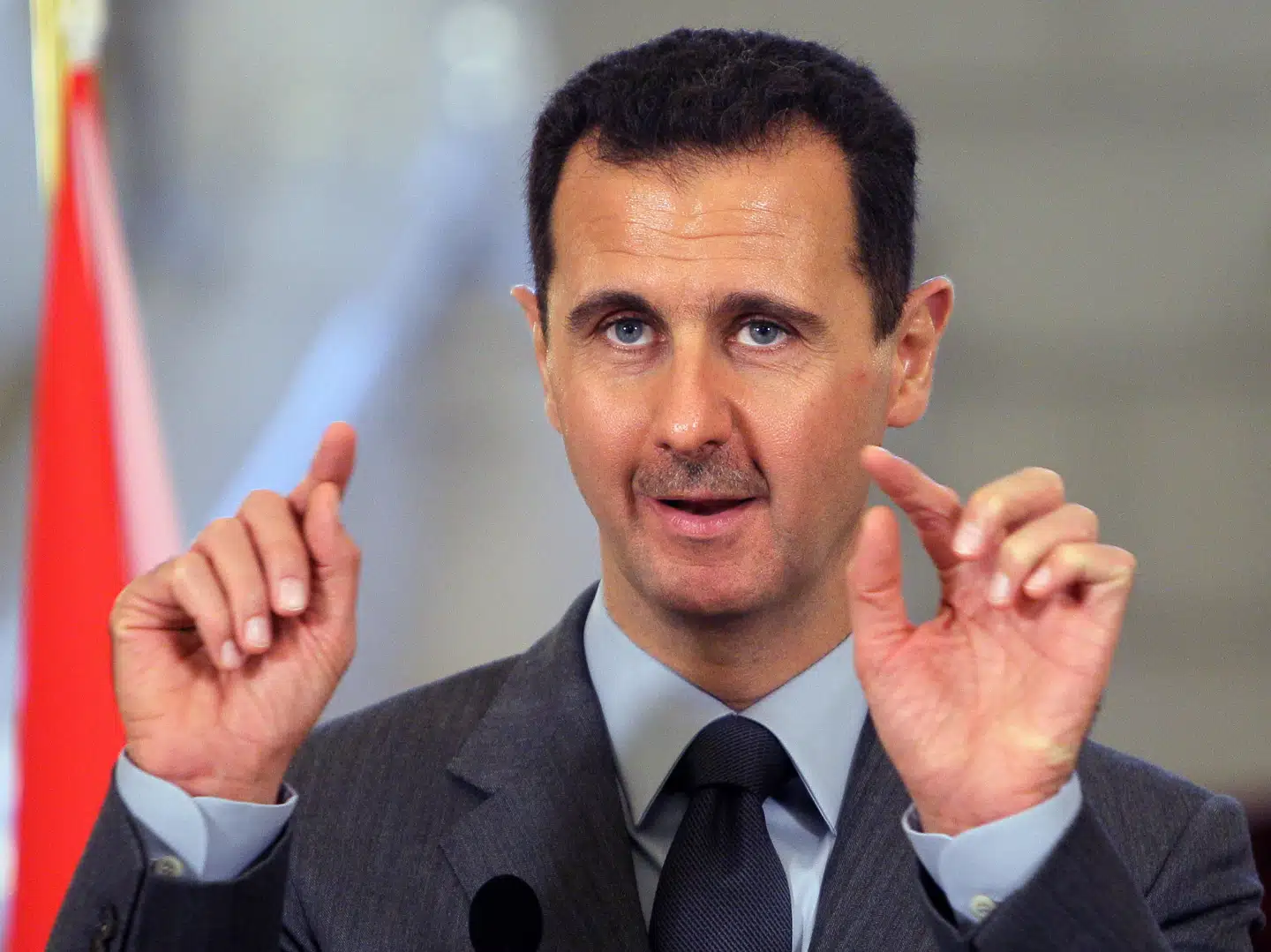 Pilen peger i mange retninger angående Bashar al-Assads opholdssted.