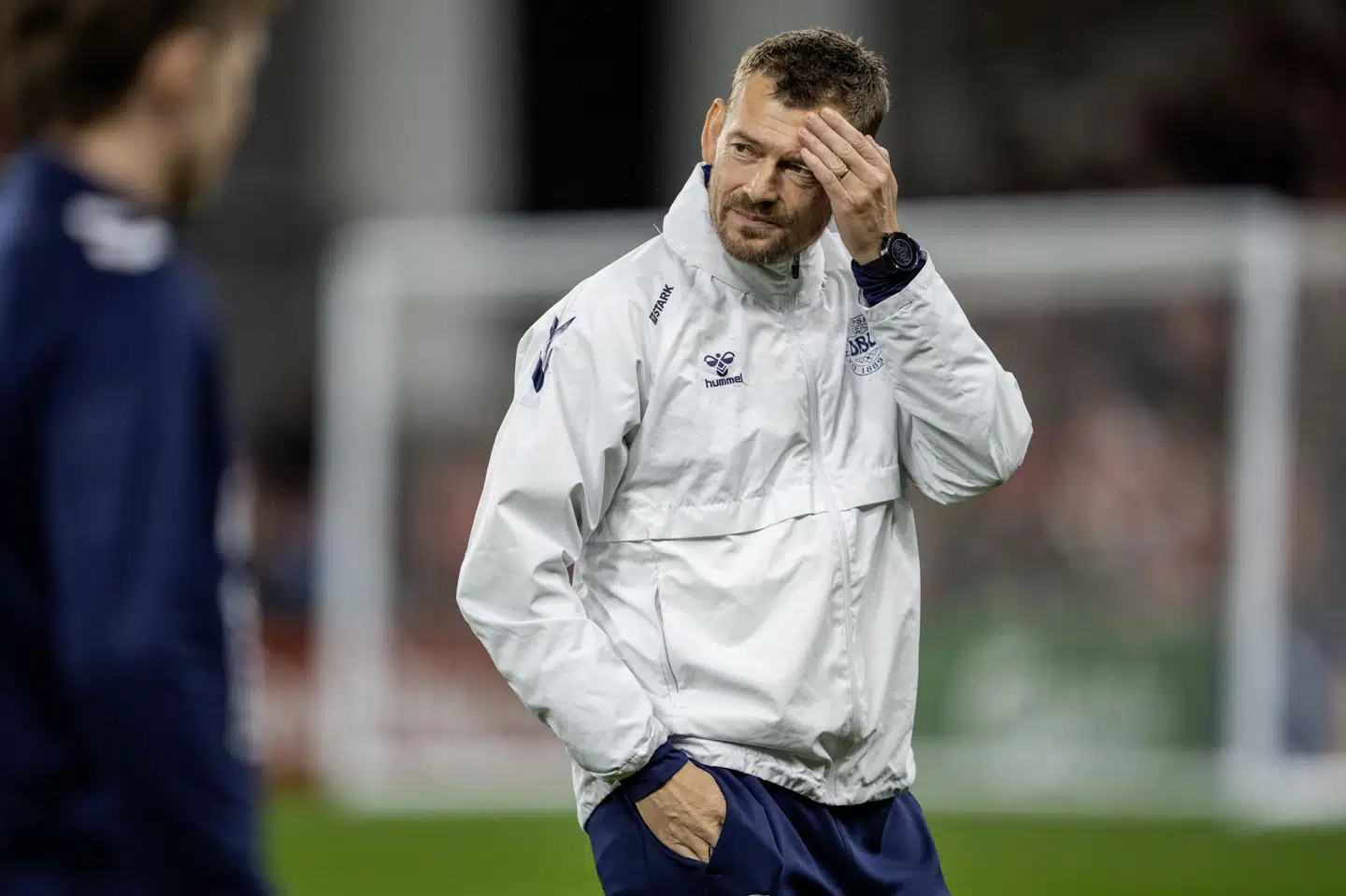 Lars Knudsen stopper i rollen som assistenttræner på det danske fodboldlandshold. Nu stiler han efter selv at lande et job som cheftræner i fremtiden. (Arkivfoto).