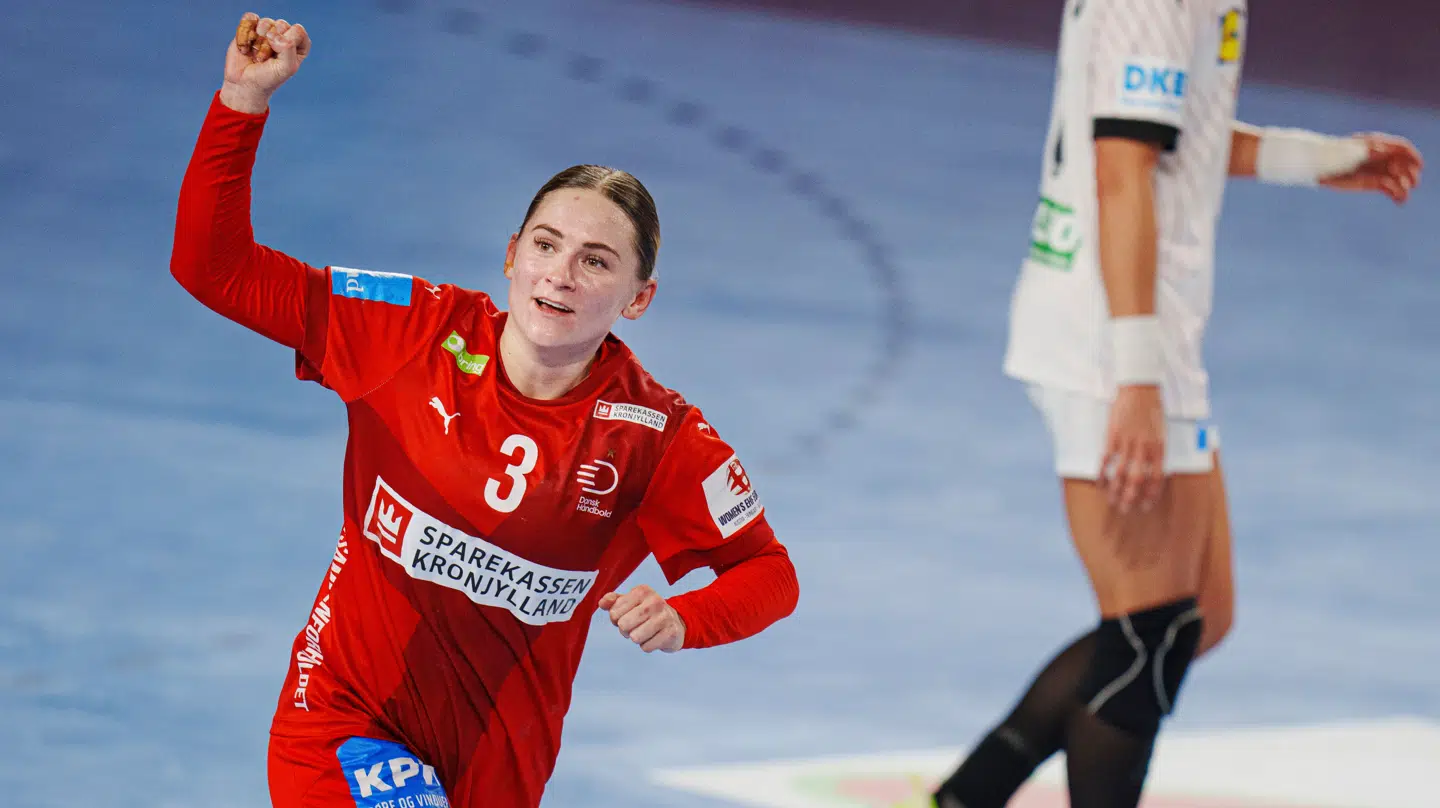 Kaja Kamp læser ved siden af sin håndboldkarriere en kandidat i erhvervsøkonomi.