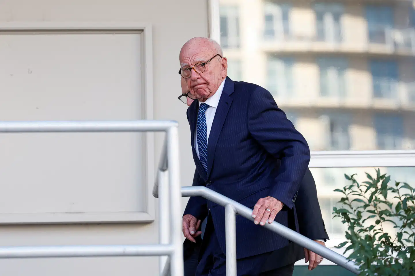 Det var amerikanske The New York Times, der på baggrund af retsdokumenter kunne afsløre, at Rupert Murdoch befandt sig i en dyb familiestrid med flere af sine børn.