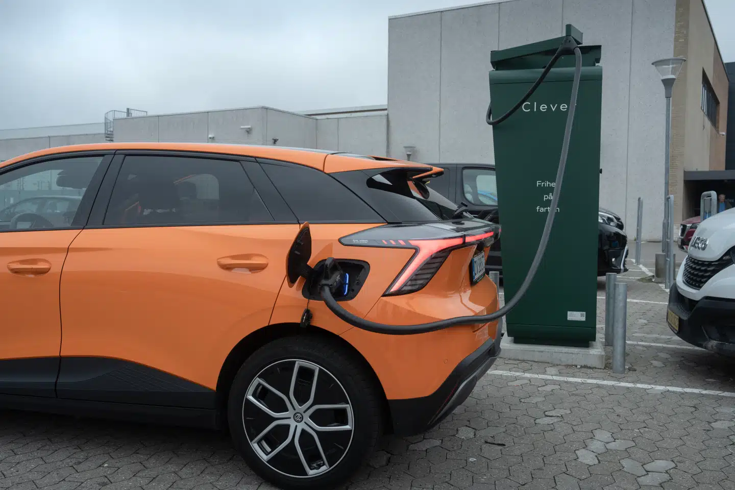 Arkivfoto: November runder antallet af elbiler i Danmark 325.000. Samtidig skrumper antallet af diesel- og benzinbiler.