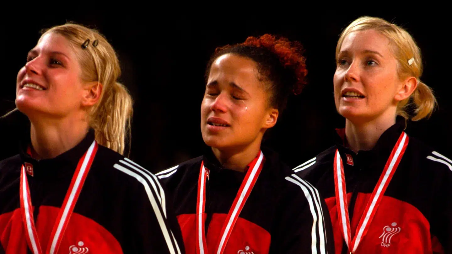 EM-guld til Danmark. Rikke Hørlykke, Josephine og Mette Vestergaard var med til at sikre det i 2002.