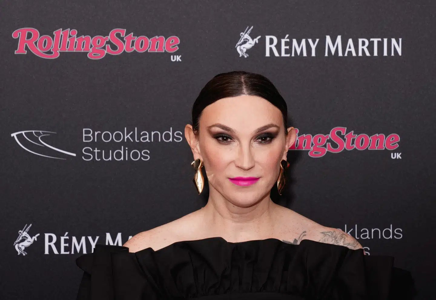 Juno Dawson er en britisk forfatter, der i 2015 sprang ud som transkønnet kvinde.