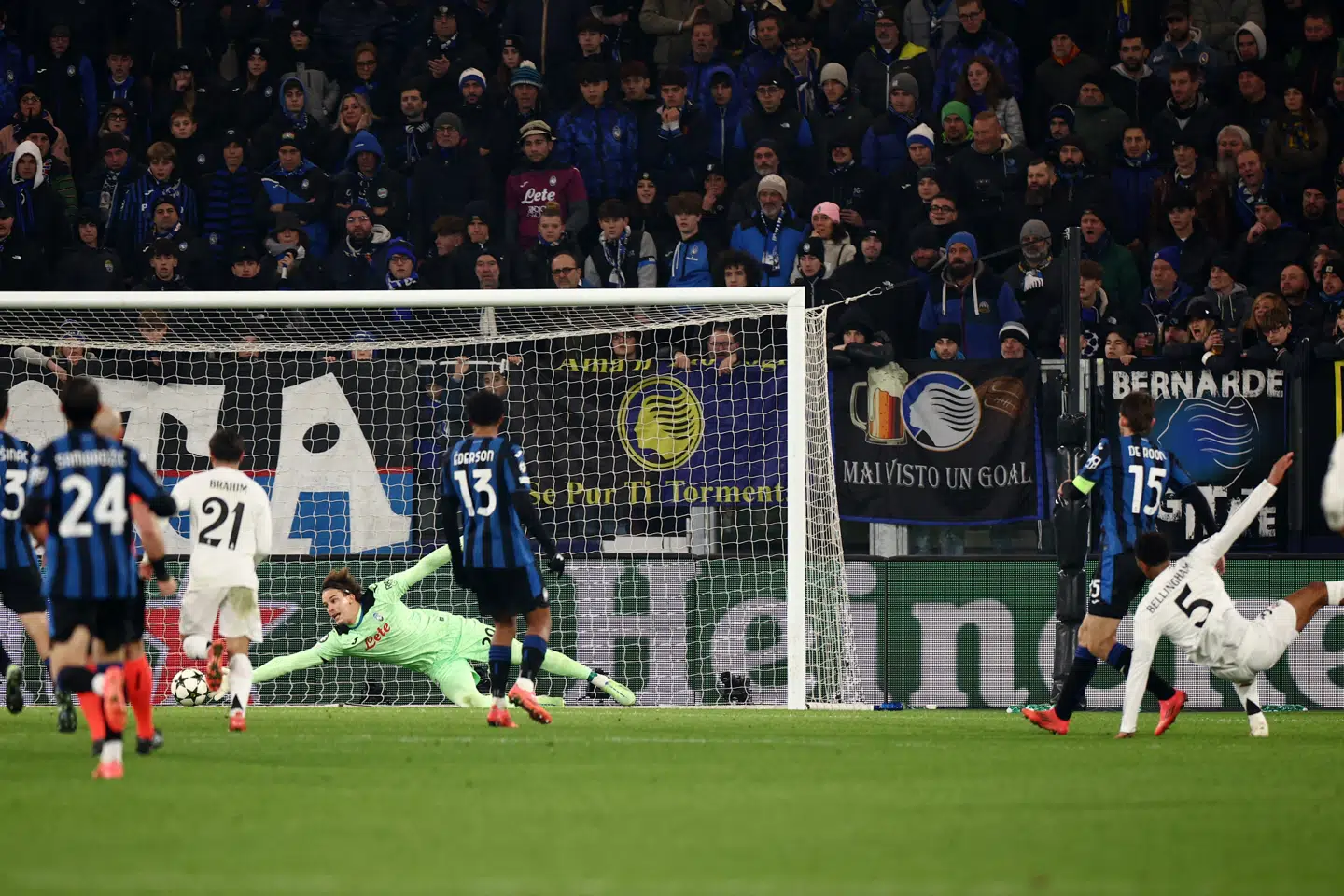 Jude Bellingham bringer Real Madrid på 3-1 mod Atalanta.
