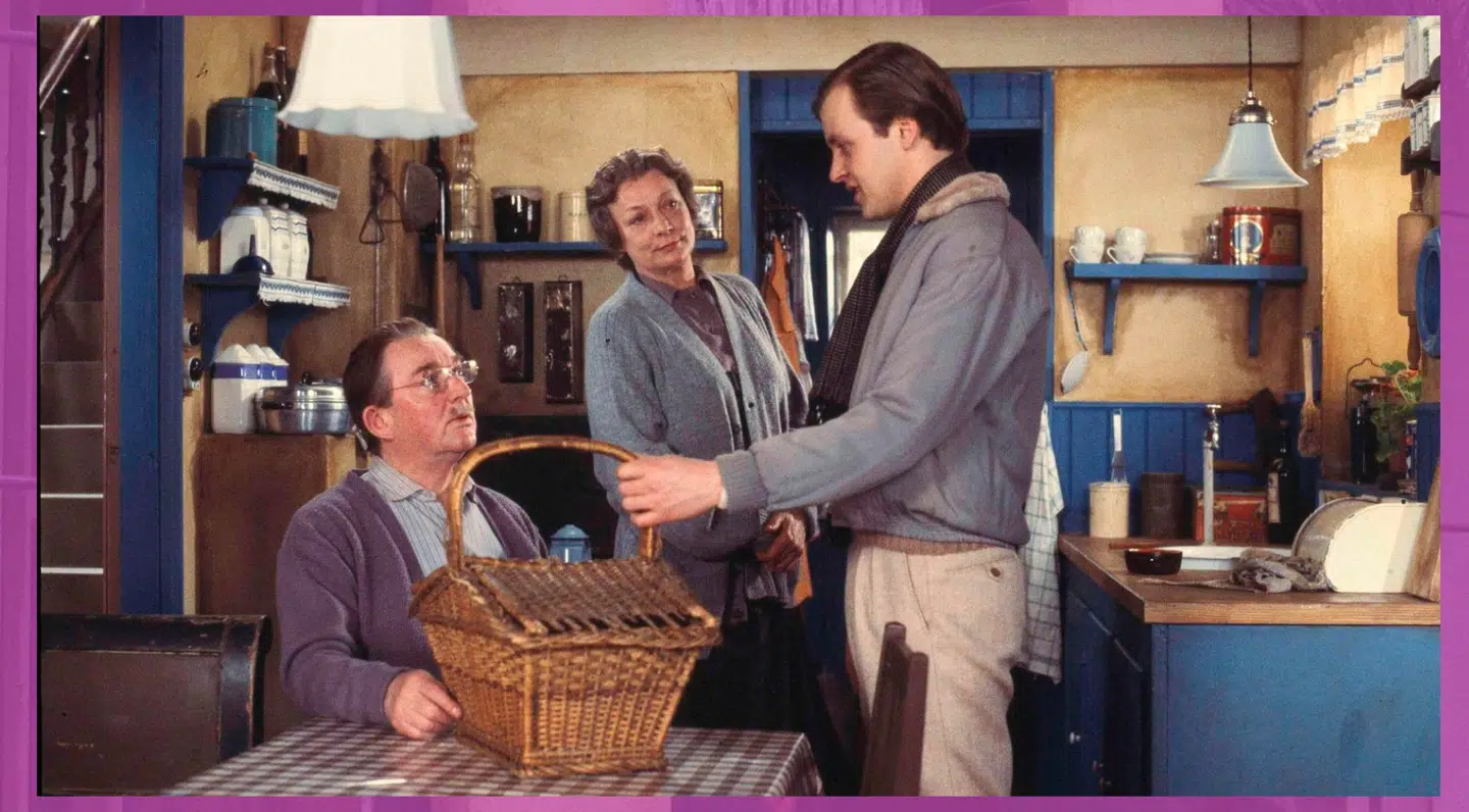 Tyskertricket skuffer mig, men det er en sød scene, da Daniel giver sin morfar en ny Kvik. Foto: Else Tholstrup / DR