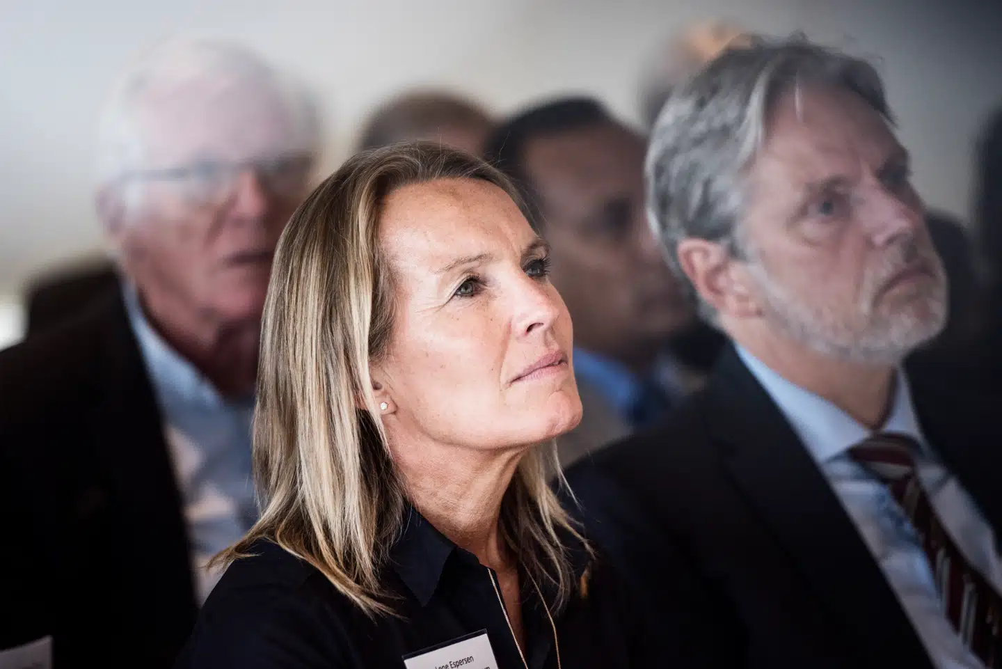 Fodbolden skal bygge bro og skabe dialog, ikke lukke døre, skriver Lene Espersen (billedet) og Helle Thorning-Schmidt.