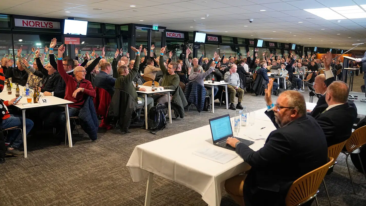 Silkeborg IF A/S holder ekstraordinær generalforsamling om salg af fodboldklubben og skift af navn, på JYSK park i Silkeborg onsdag den 11. december 2024.