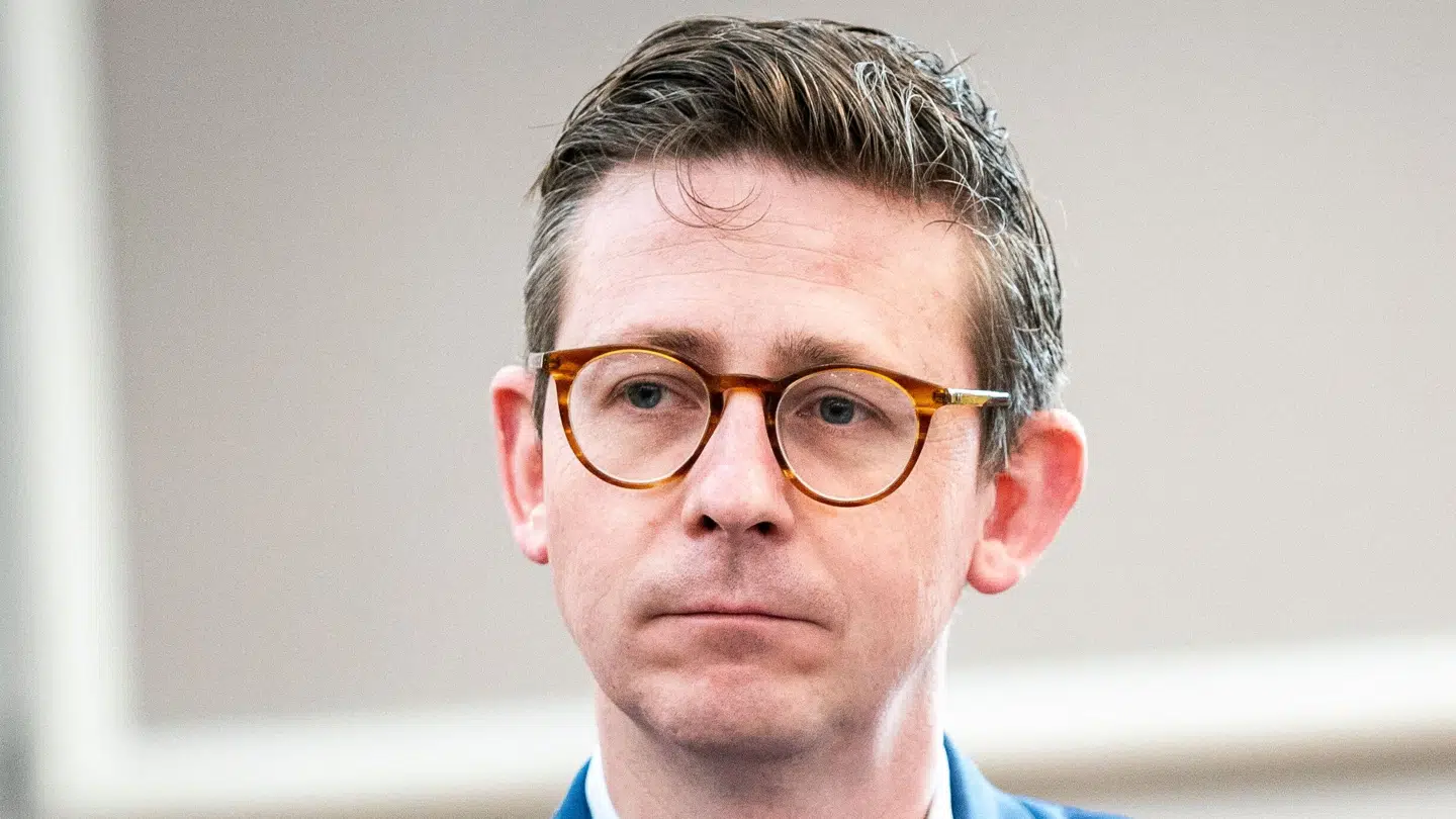 Tidligere skatteminister Karsten Lauritzen taler ud om udbytteskandalen, hvor den danske statskasse formodes svindlet for over 12 milliarder kroner.