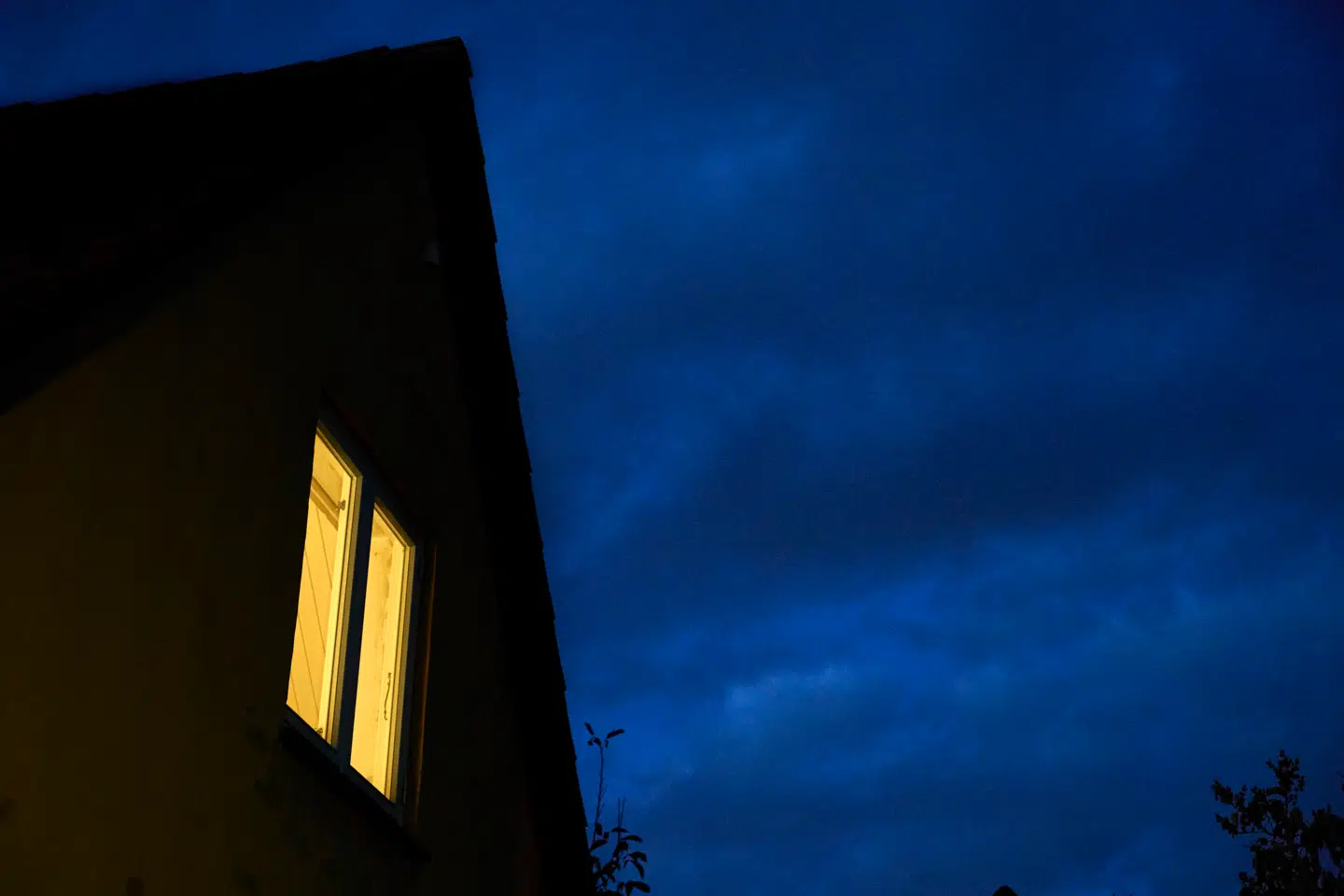 I disse dage er det en god idé at finde sparerådene fra energikrisen for et par år siden frem igen, for strømmen er ekstraordinært dyr.