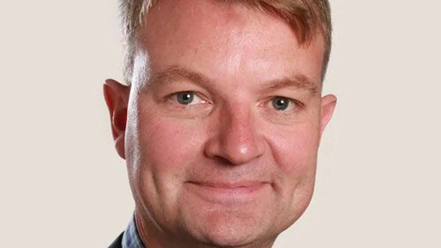 Carsten Kudsk har siddet i Folketinget for Dansk Folkeparti. Nu går han efter formandsposten i Nye Borgerlige, som i øjeblikket varetages af Martin Henriksen.