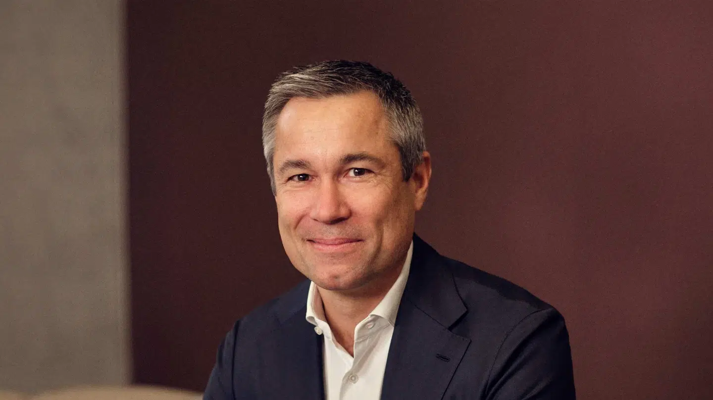 Topchef Adam Steensberg er uddannet læge, men har siden 2022 haft fat i tøjlerne i selskabet.