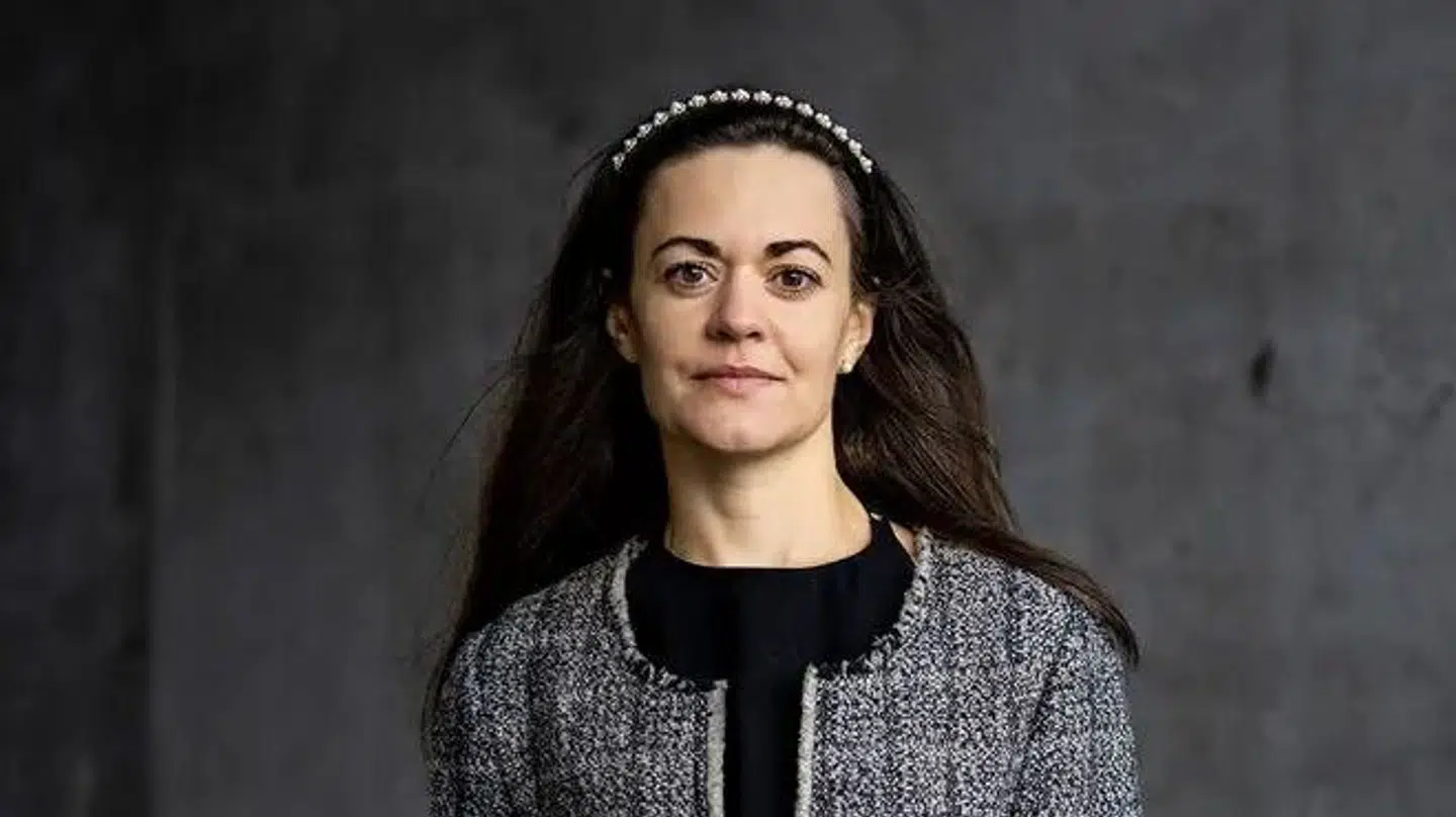 Aktiestrateg Michelle Nørgaard har været i Jyske Bank i to år, hvor hun er med til at formidle finansmarkederne til offentligheden.