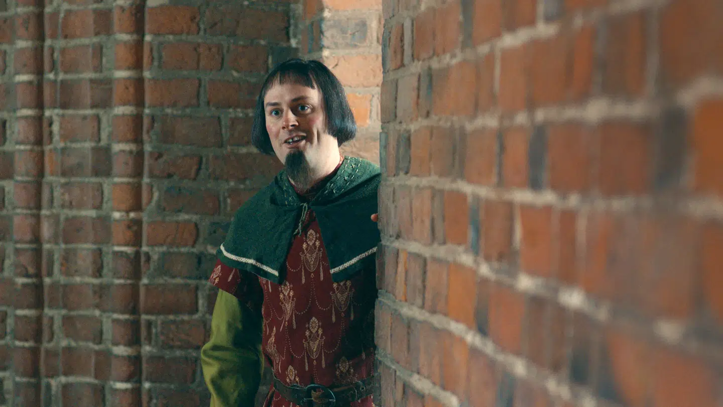 I første uge havde børnevært Jonas Madsen en cameo - i denne uge kiggede Kristian Gintberg forbi.