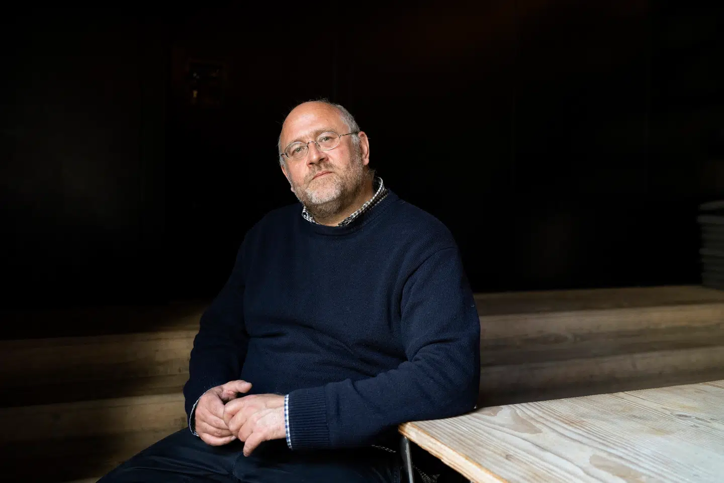 Styrtdykkende læsekompetencer i det danske uddannelsessystem udgør en »ekstrem krise«, der skader vores »kollektive hukommelse« på bekostning af samfundets svageste, mener Gyldendals forlagschef, Simon Pasternak, der langer ud efter et politisk svigt. Og han er ikke den eneste. Foto: PR, Lærke Posselt