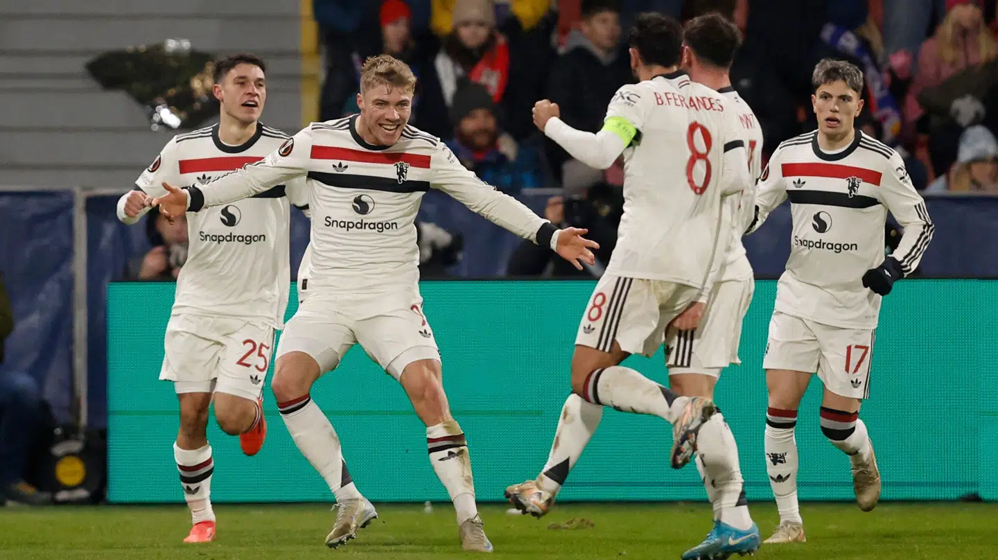 Soccer Football - Europa League - Viktoria Plzen v Manchester United - Doosan Arena, Plzen, Czech Republic - December 12, 2024 Manchester United's Rasmus Hojlund celebrates scoring their second goal with teammates REUTERS/David W Cerny