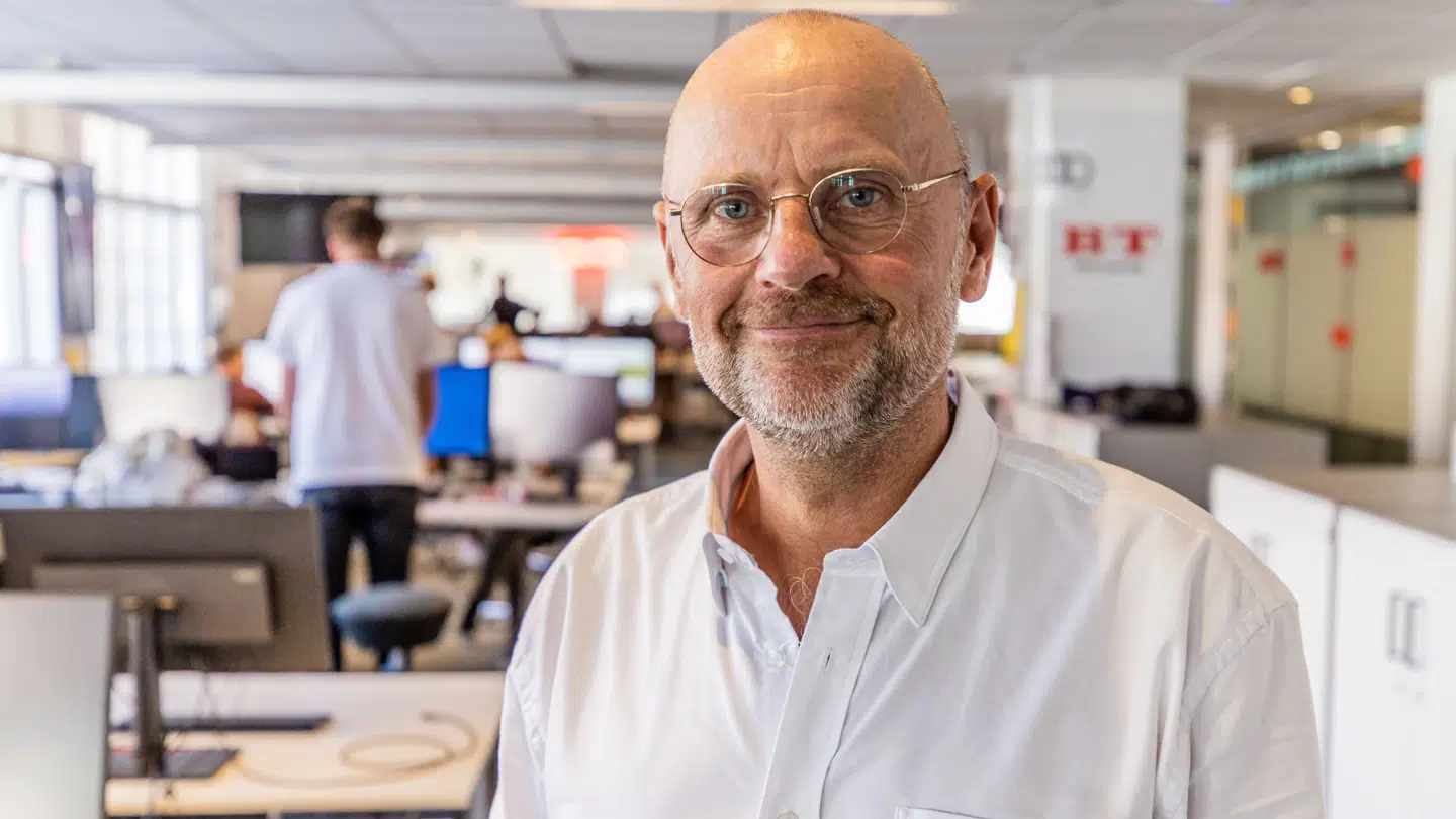 B.T.s politiske analytiker, Henrik Qvotrup. mener, at der er to grunde til, at Mette Frederiksen nu gør sig til 'Dystre Mette'