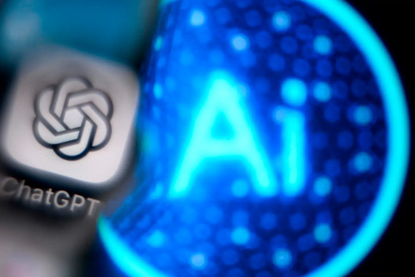 SkoleGPT er et forsøg på at skabe en open source og sikker generativ kunstig intelligens, der kan bruges af skolelærere og -elever.