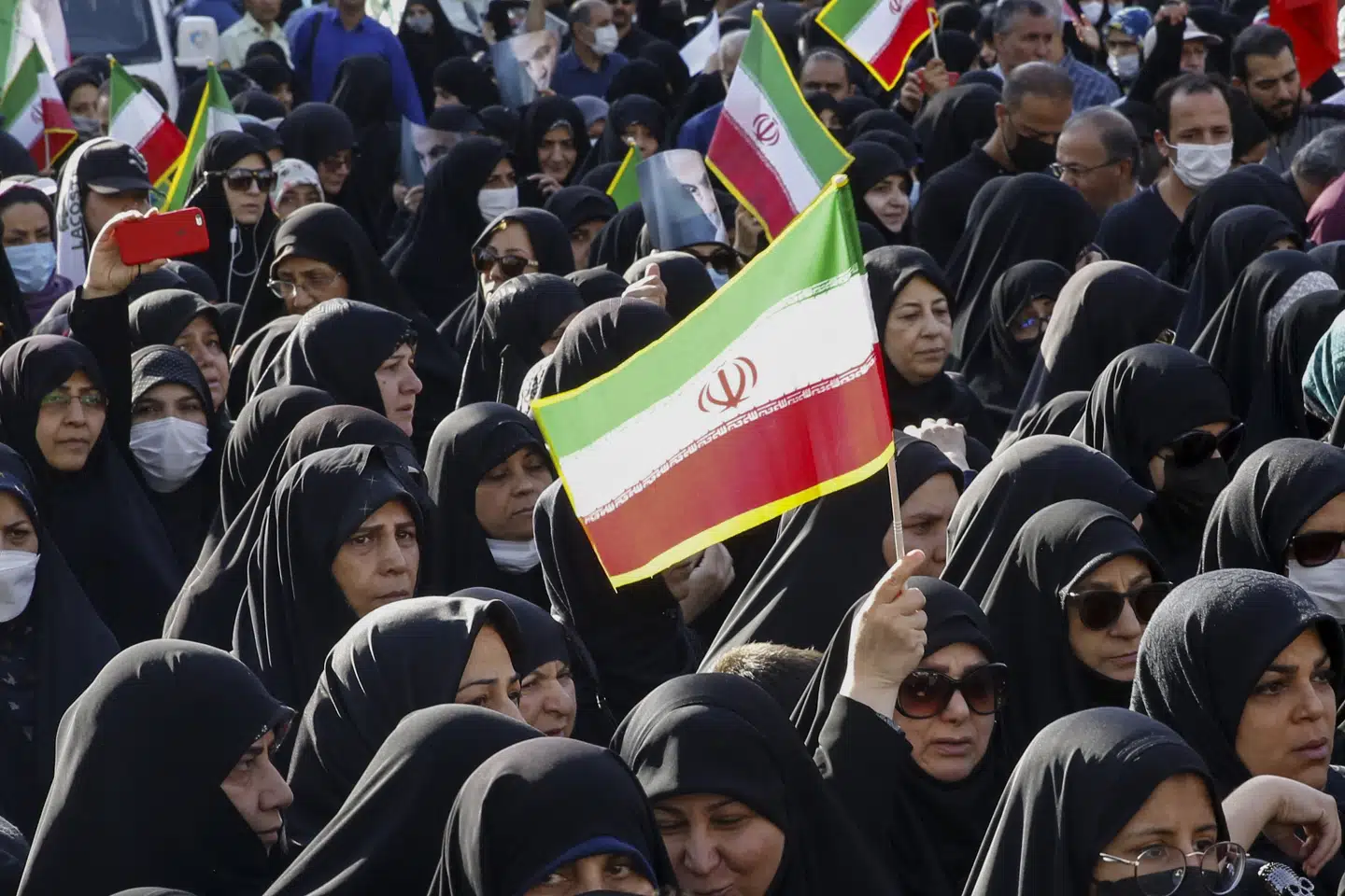 Den iranske sanger Parastoo Ahmadi opbyggede en større fanskare, da hun i 2022 begyndte at lægge videoer ud på Instagram, hvor hun sang uden hovedtørklæde. Det gjorde hun for at vise sin støtte til protesterne mod, at den 22-årige Mahsa Amini 16. september 2022 døde efter at have mistet bevidstheden i moralpolitiets varetægt. (Arkivfoto).