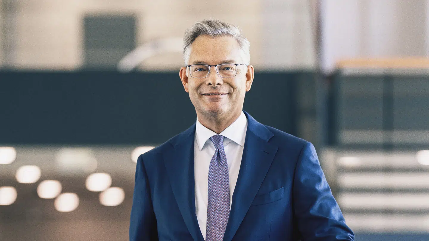 Mark Luscombe er topchef i Sydbank. Han overtog efter Karen Frøsig, der havde 14 år på posten.