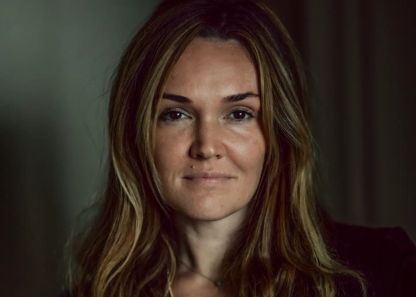 Amaryllis Fox Kennedy har skrevet en bog om, hvordan hun var agent for CIA. Hun er gift med Robert F. Kennedy Jr.s søn, Bobby Kennedy III.