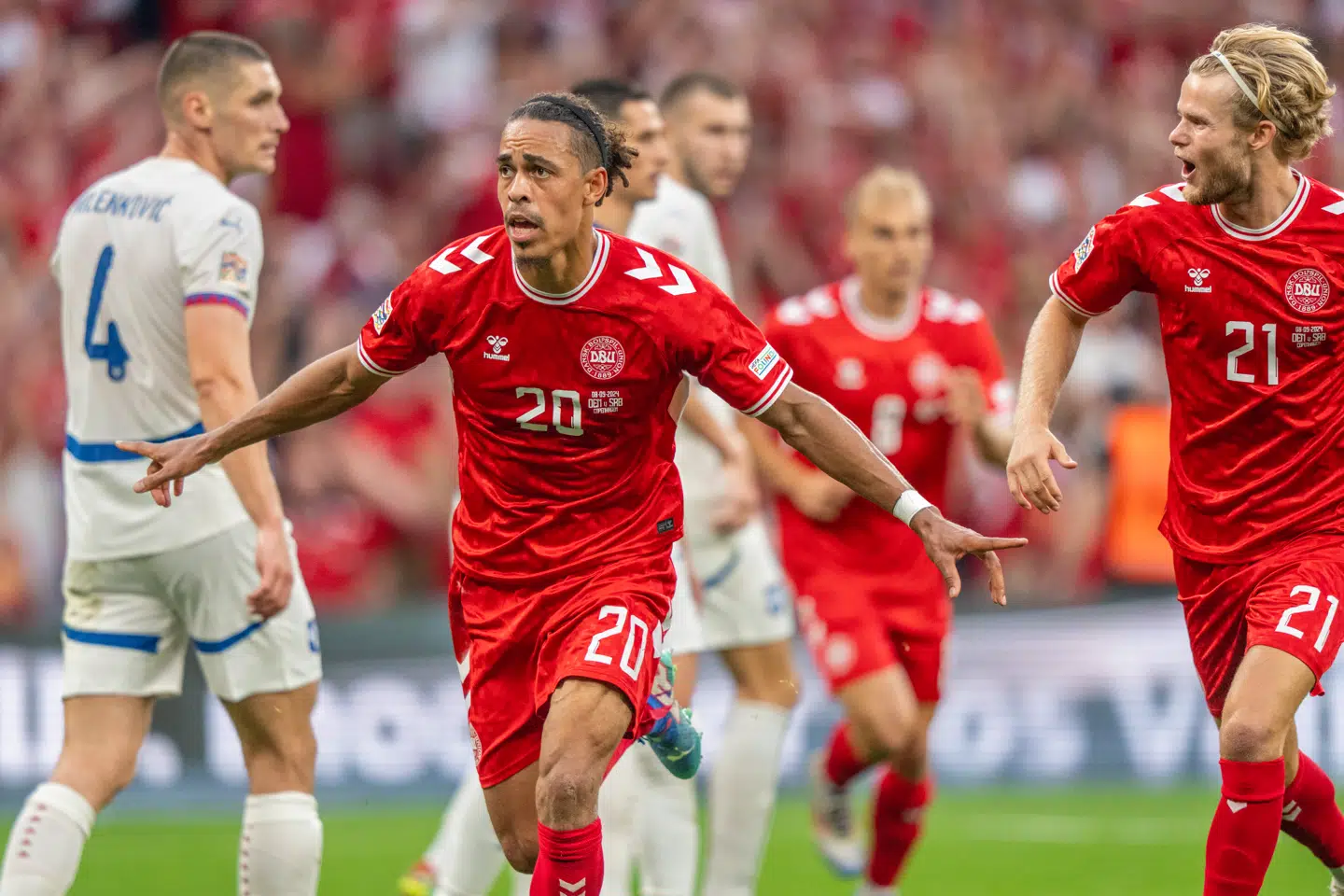 »Der er nu kun jer – de aktive fodboldspillere – tilbage til at fortælle de besluttende organer, at I under ingen omstændigheder vil deltage i sportswashing af en stat, der har gjort sig bemærket ved eksempelvis at myrde en kritisk journalist for derefter at partere ham og lade hans jordiske rester opløse i et syrebad,« skriver Poul Krebs.