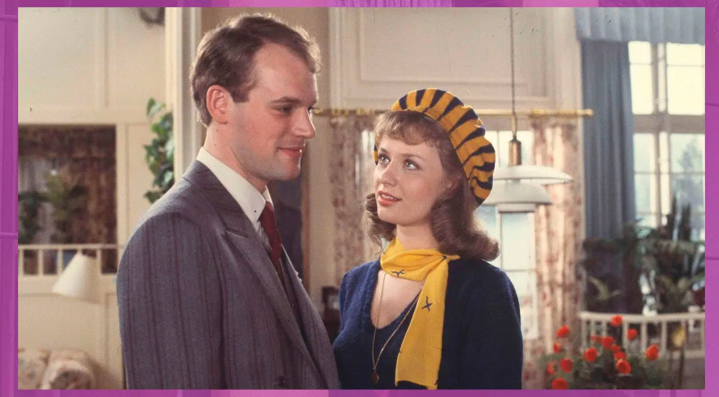 Ellen drømmer om at studere og bo i København, men hendes fallerede mand Mogens Lamborg og hendes far holder hende i Korsbæk. Foto: Else Tholstrup / DR