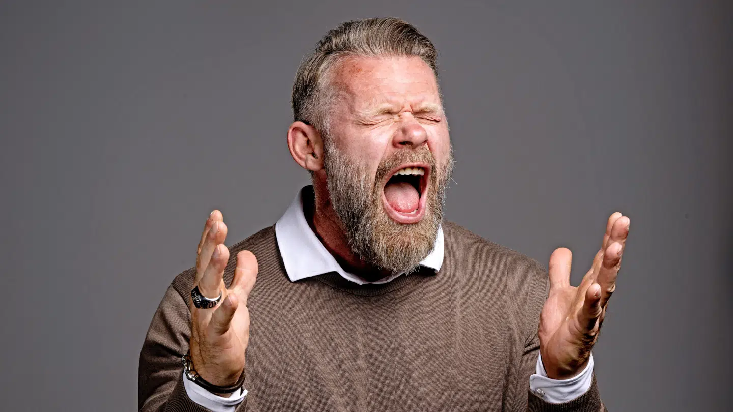 Det er åbenart ikke et krav, at man skal holde jul for at få julehjælp fra eksempelvis Mødrehjælpen. Men det er at skide på skatteborgernes penge, mener B.T.s debatredaktør Joachim B. Olsen