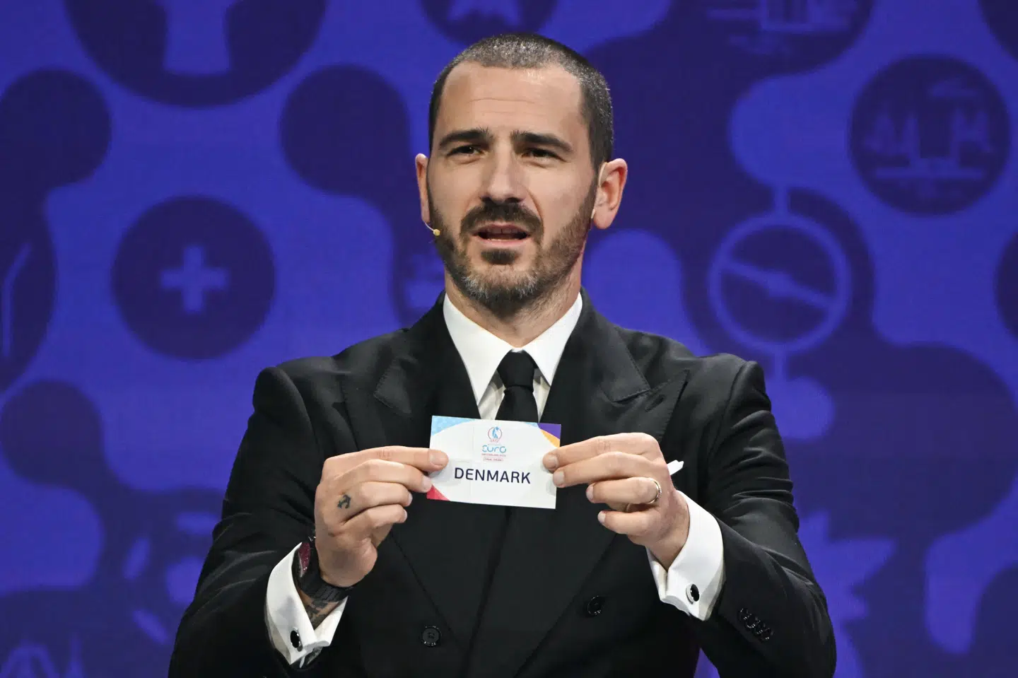 Den tidligere italienske stopper Leonardo Bonucci sendte Danmark i gruppe C, da der mandag blev trukket lod til næste års EM for kvinder i schweiziske Lausanne.