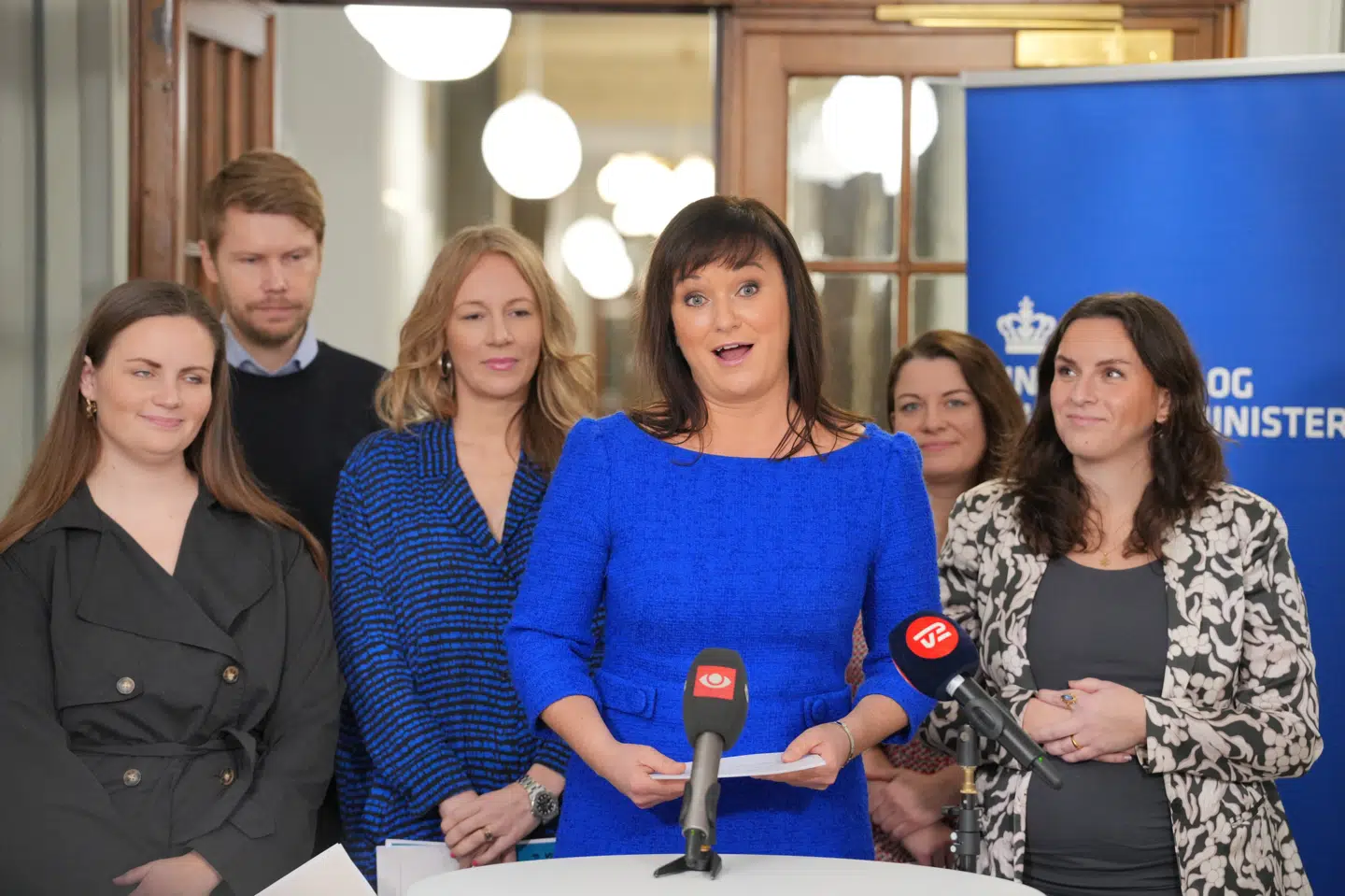 Regeringen og aftalepartier præsenterer en ny aftale om styrkelse af fødselsområdet i Indenrigs- og Sundhedsministeriet tirsdag.