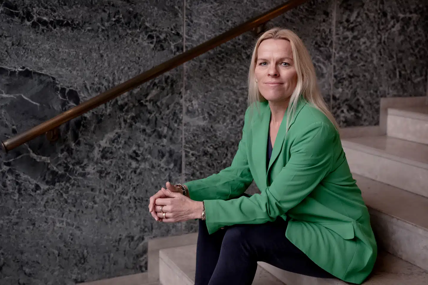 »Vi skal vende systemet på hovedet og starte med et helt nyt menneskesyn, der har to dimensioner. For det første: at ældre mennesker har forskellige ønsker og behov for hjælp og pleje. For det andet: at vi mennesker vokser af og er dygtigst, når vi bliver udvist tillid og har handlerum,« skriver Mette Kierkgaard (M).