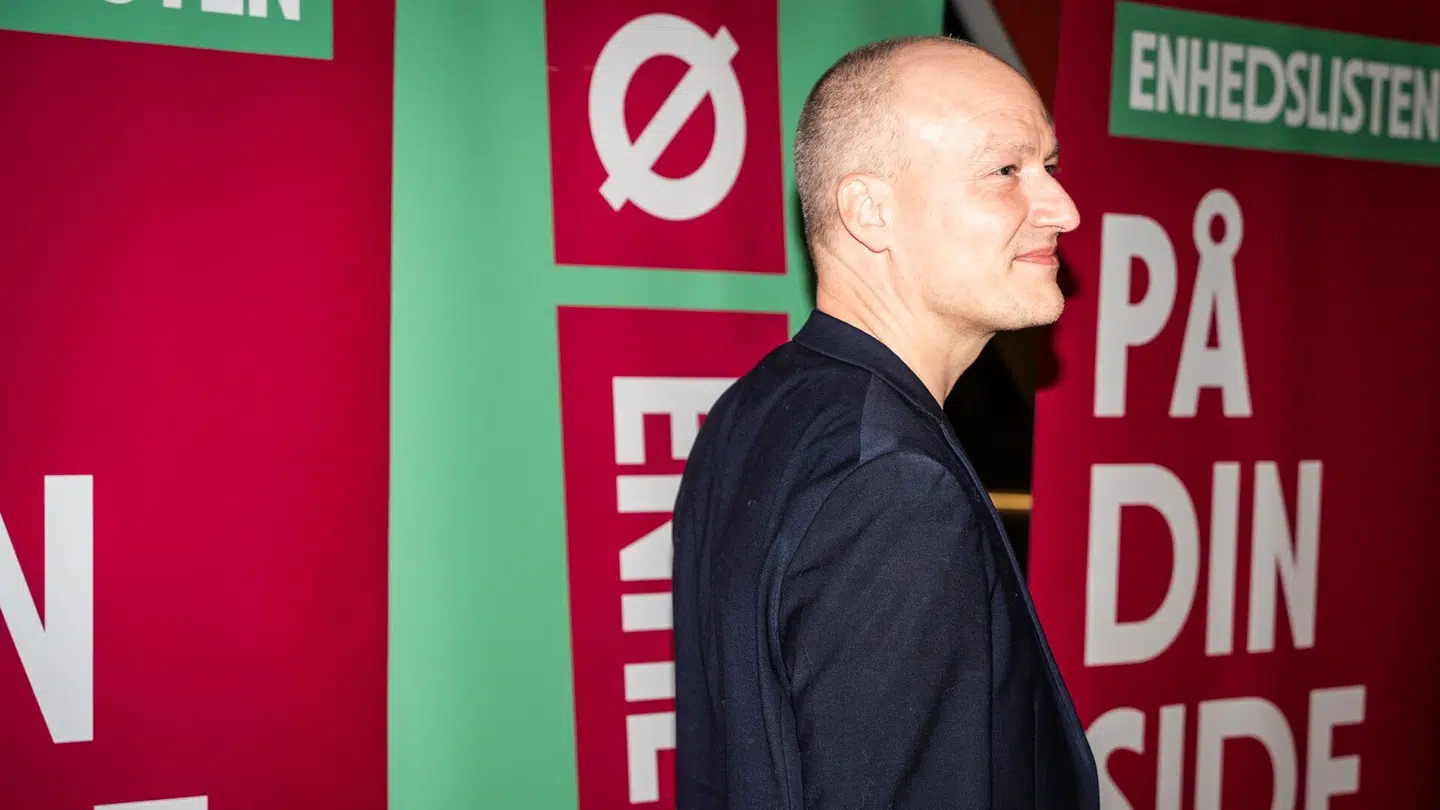 Pelle Dragsted møder pressen efter Enhedslistens ekstraordinære årsmøde i Hafnia-Hallen, København, lørdag den 14. december 2024.