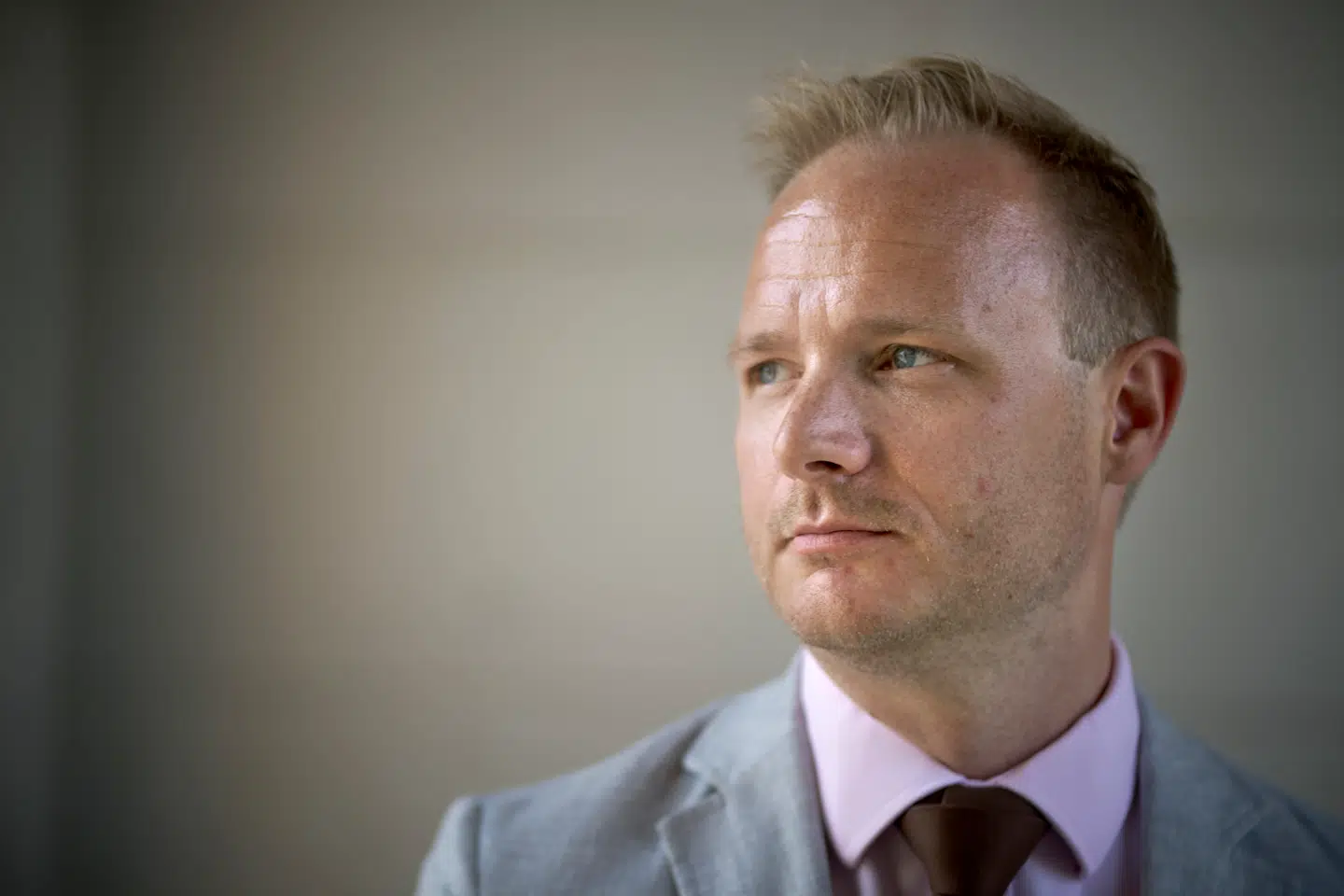 »Morten Jarlbæk leverer et væsentligt bidrag til den borgerlige idédebat med sin bog, hvor han anviser en vej ud af den blindgyde, han mener EU er havnet i.«