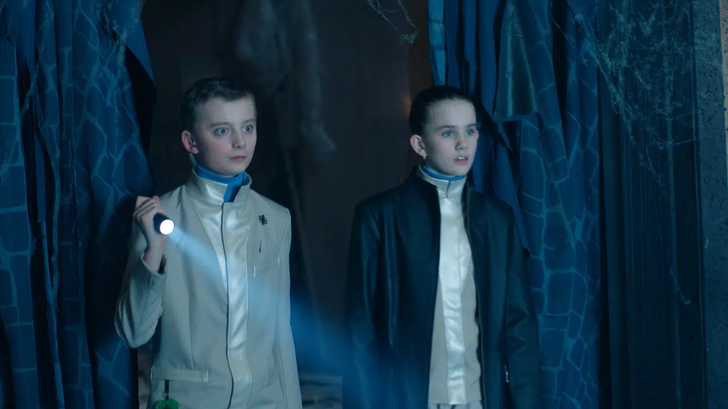 Frederik Thoft og Lærke Krabbe De Waal som Romeo og Storm i 'Tidsrejsen 2'.